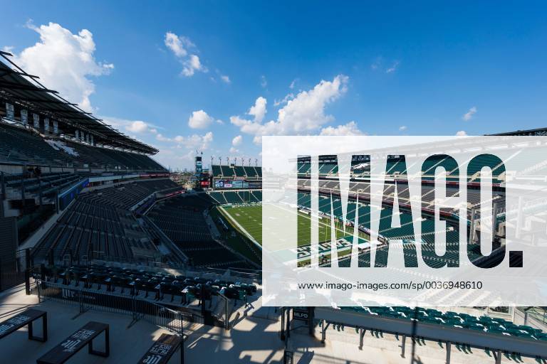 PHILADELPHIA, PA - SEPTEMBER 06: General view of the interior of Lincoln Financial Field from an elevated position before an NFL American Football Herren USA regular season football game against the Atlanta Falcons on September 6, 2018, at Lincoln Financial Field in Philadelphia, PA. (Photo by Ric Tapia Icon Sportswire) NFL: SEP 06 Falcons at Eagles Icon269180906003