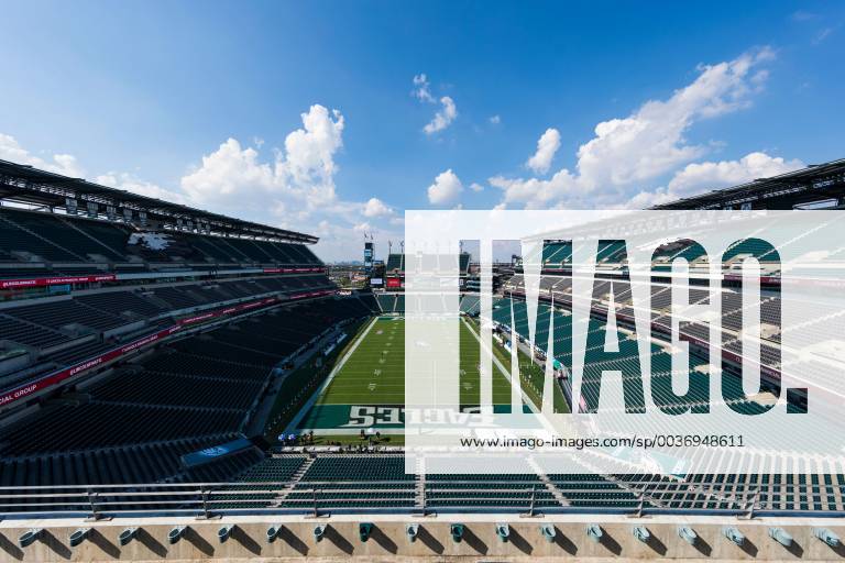 PHILADELPHIA, PA - SEPTEMBER 06: General view of the interior of Lincoln Financial Field from an elevated position before an NFL American Football Herren USA regular season football game against the Atlanta Falcons on September 6, 2018, at Lincoln Financial Field in Philadelphia, PA. (Photo by Ric Tapia Icon Sportswire) NFL: SEP 06 Falcons at Eagles Icon269180906004