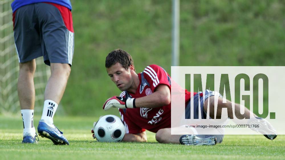 Torwart Thomas Sörensen (Dänemark) am Ball - (080530IDE059) Fußball Herren Nationalmannschaft 2008, Training Einzelbild Chorzow Fußball Herren Nationalmannschaft 2008, Training Einzelbild Chorzow