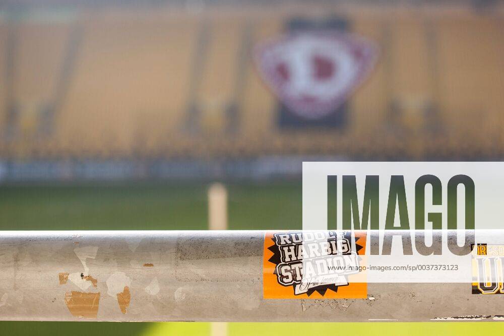 Sticker Rudolf Harbig Stadion für immer im K Block 06 11 2018 Football GER 2 Bundesliga Training Großer Garten SG Dynamo Dresden