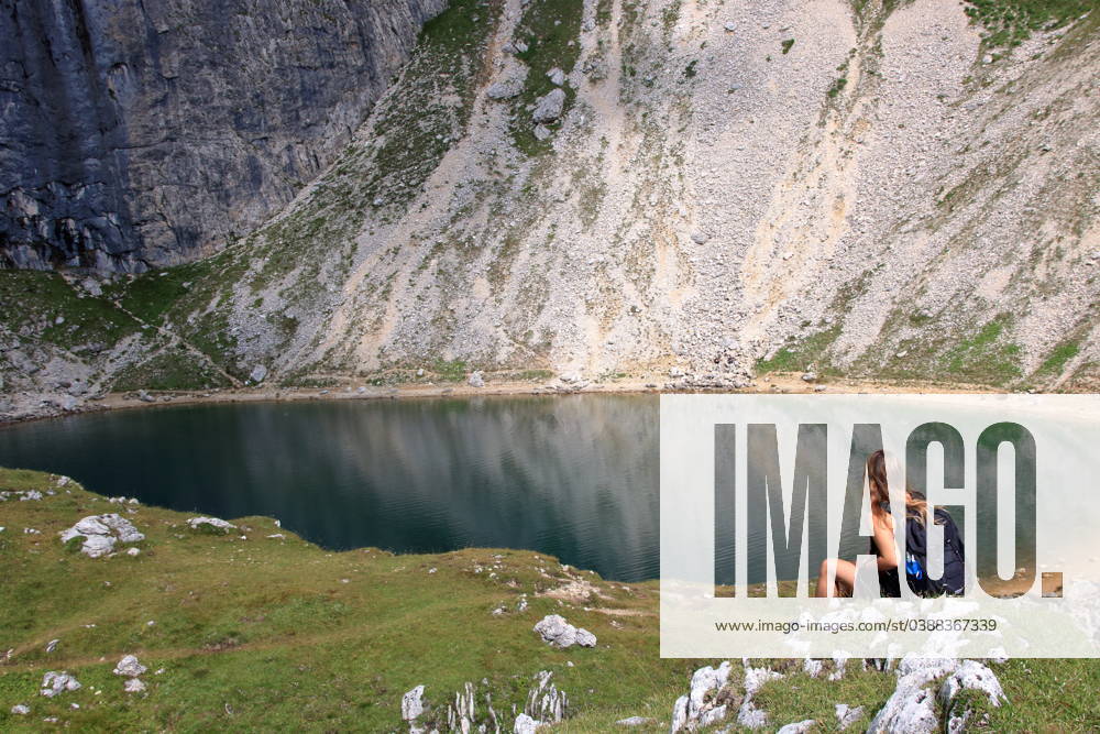 IMAGO Creative, Jahreszeit Sommer, Sommerferien Boe lake in Alta Badia Corvara, Trentino-South Tyrol, Italy R_CNOY240110C-1316505-01 ,model released, Symbolfoto