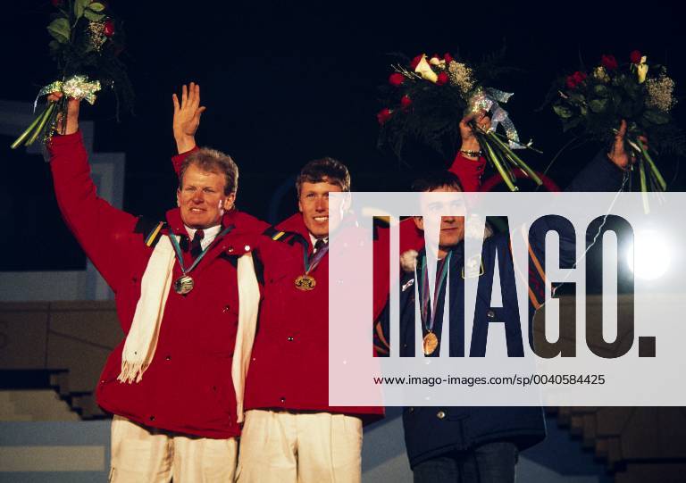 Ski Alpine Olympic Games 1988 MUELLER SUI , ZURBRIGGEN SUI , PICCARD FRA Olympic Winter Games Calgary 13 28 02 1988 Downhill men 15 02 1988 Peter MUELLER, Pirmin ZURBRIGGEN both Switzerland and Franck PICCARD France cheer at the award ceremony Calgary Alberta Canada