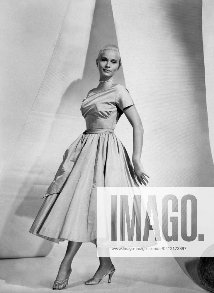 American Actress Eva Marie Saint 1956 (b w photo) 1658599 American Actress Eva Marie Saint 1956 (b w photo); (add.info.: American actress Eva Marie Saint 1956).