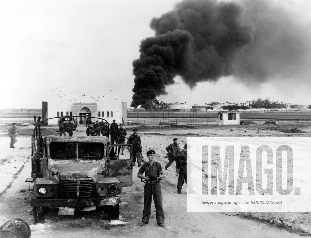 Allied Troops in Port Said, Suez Crisis, 9th November 1956 (b w photo) 1701650 Allied Troops in Port Said, Suez Crisis, 9th November 1956 (b w photo); (add.info.: First picture of allied troops in Port Said during Suez crisis burned Egyptian lorry oil in fire November 9, 1956).