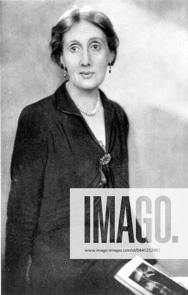 VIRGINIA WOOLF (1882-1941). English writer. Photographed in 1932.