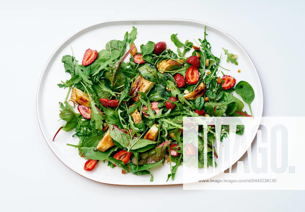 Erdbeere,rucola,sommersalat,erdbeeren,argula,eruca sativa,garten-senfrauke,rauke,raukelkohl,ruccola,rucolasalat,rukola,rukolasalat,senfrauke ** strawberry,arugula,summer salad,strawberries,arugulas,low fat,salads 539-nej