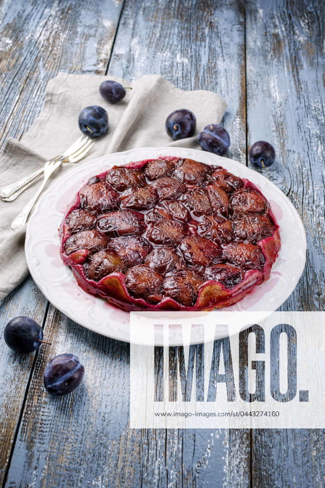 IMAGO Creative, Jahreszeit Sommer, Food, Pflaume kuchen,pflaumenkuchen,datschi,zwetschgendatschi,zwetschgenkuchen ** cake,plum cake,cakes,plum cakes khh-ije