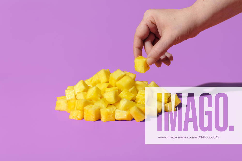 Ananas ** pineapple,pineapples zm6-hjg ,model released, Symbolfoto