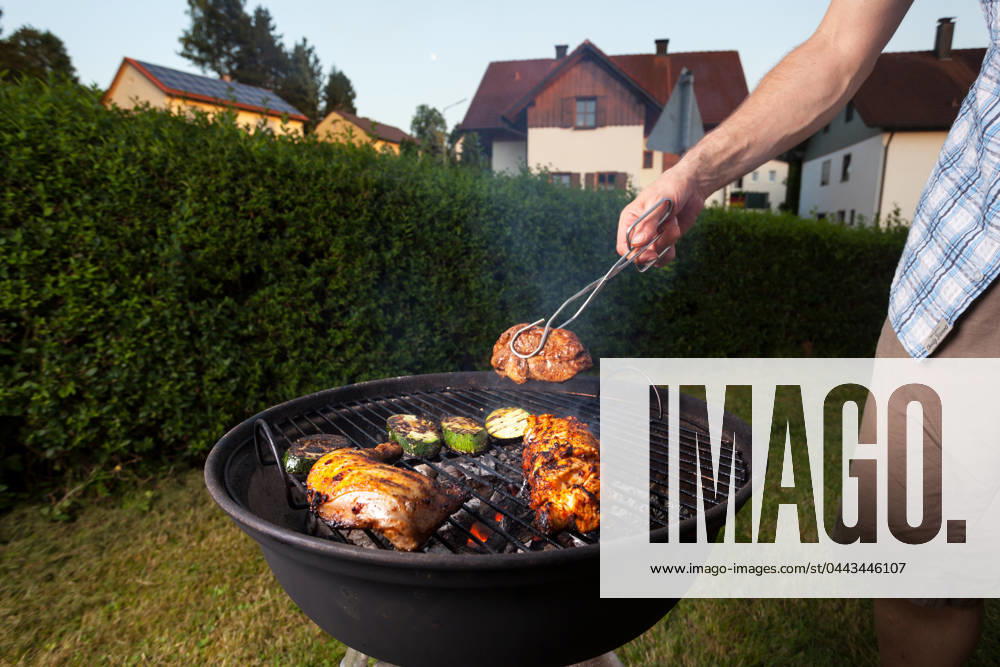 Sommer,grillen,sommerlich ** summer,broiling,summers jb1-p1v ,model released, Symbolfoto