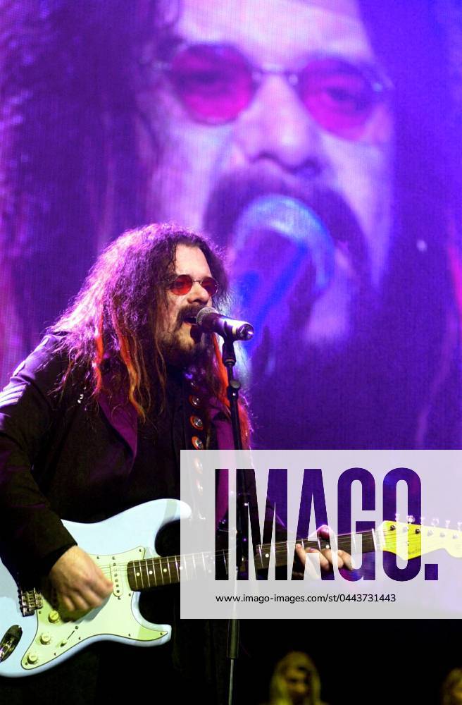 ROY WOOD ROY WOOD PERFORMING LIVE AT THE GOLDEN YEARS FESTIVAL -, Credit:Goedefroit Music Avalon