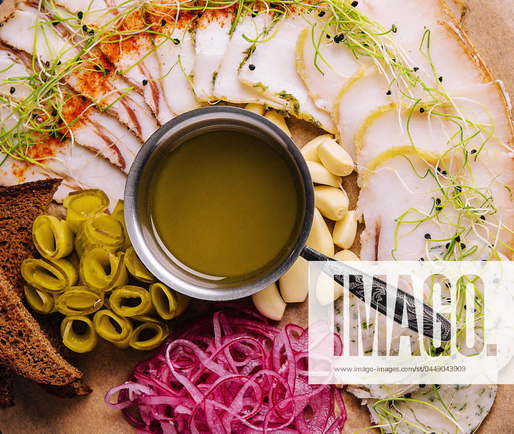 IMAGO Creative, Food, Pickled Onions Sliced salted lard and bacon with rye bread Sliced salted lard and bacon with rye bread
