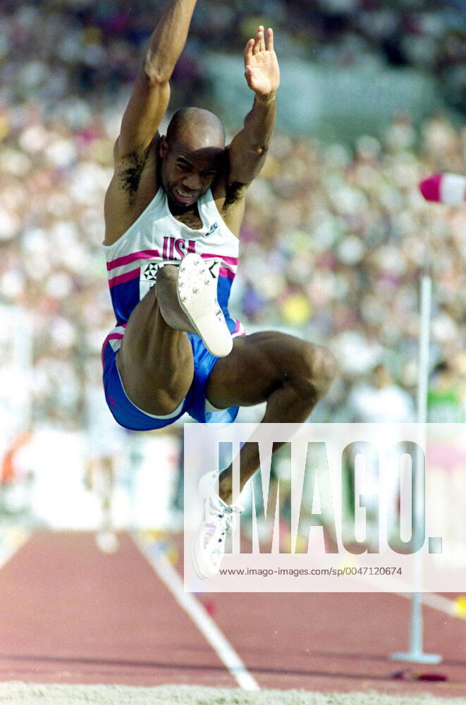 Athletics, World Athletics Championships Gold medalist Mike Powell of USA during long jump at The World Athletics Championships on August 19, 1993 in Stuttgart, Germany BILDBYRAN,