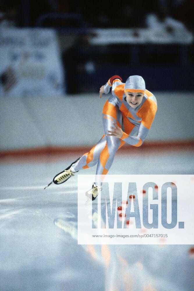 Speedskating Bonnie Blair USA gold medal winner in the 500m at the 1988 Olympic Winter games, Winterspiele,Spiele, Summer games
