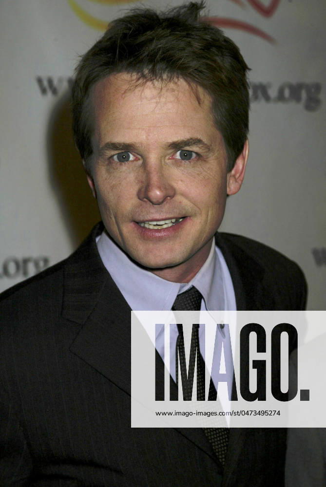 2002 AURA BLANDINO HUTCHINS PHOTO.A FUNNY THING HAPPENED ON THE WAY TO CURE PARKINSONS.MANHATTAN PAVILLION.NEW YORK, NEW YORK.DECEMBER 7, 2002..MICHAEL J FOX