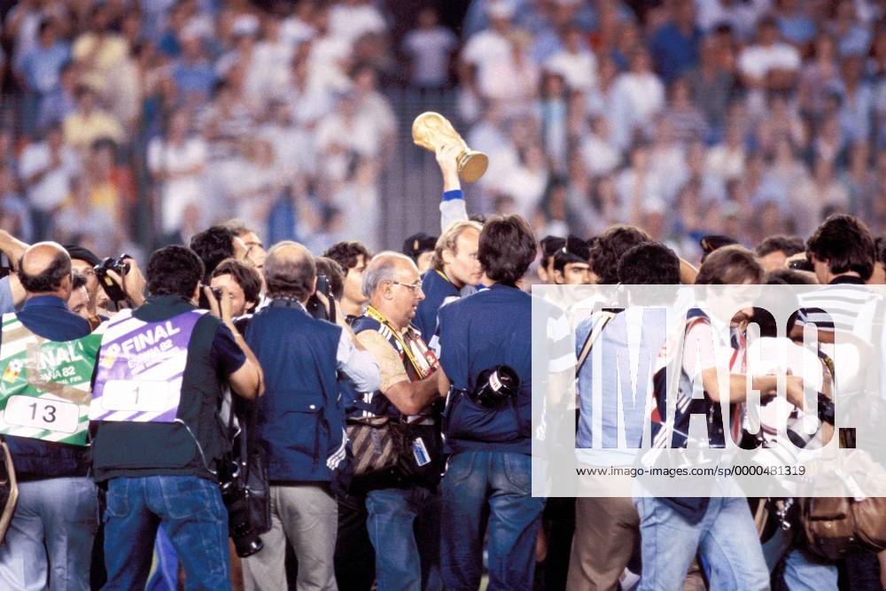 Der World Cup im Fokus der Fotografen Fußball WM Herren Weltmeisterschaft 1982, Länderspiel, Finale, Nationalmannschaft, Nationalteam Totale Estadio Santiago Bernabeu Madrid Masse,