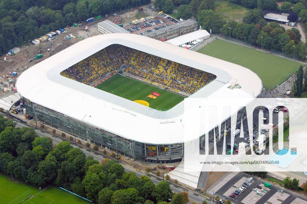 Fußball, Stadiongeschichte SG Dynamo Dresden Dresdner Rudolf Harbig Stadion - Heimspielstätte von SG Dynamo Dresden - Luftbildaufnahme o0 Totale, Stadion, Fußballstadion, außen, Außenansicht, Vogelperspektive, oben, Umfeld, Umgebung