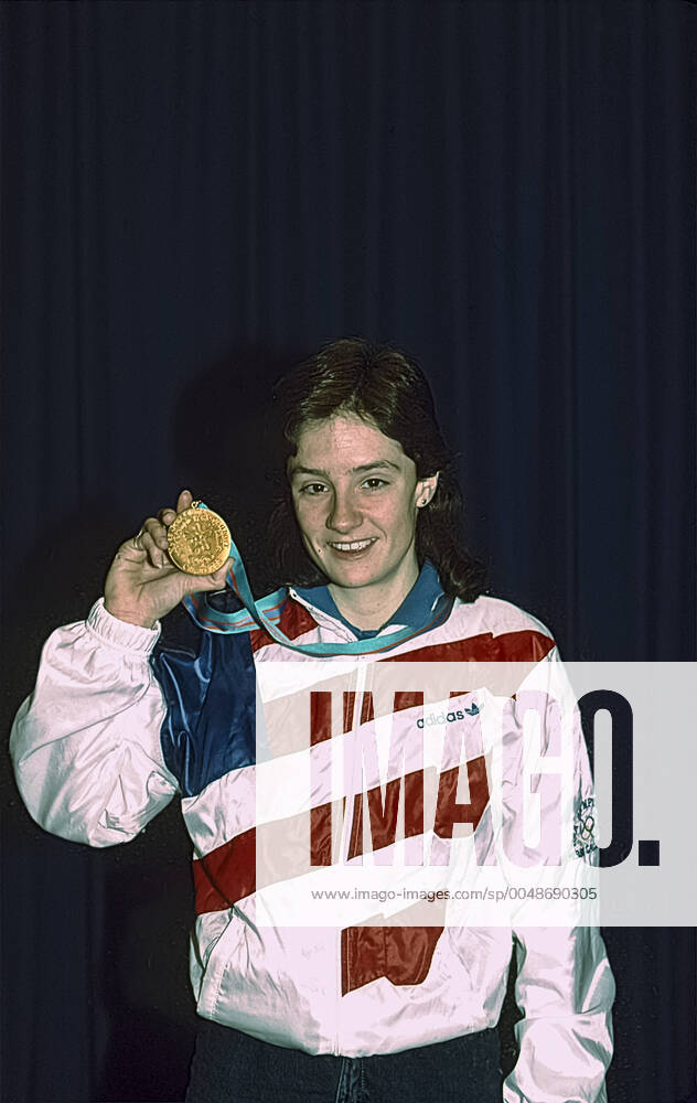 Speed skating, Eisschnelllauf Bonnie Blair Bonnie Blair (USA) at the 1988 Olympic Winter games, Winterspiele,Spiele, Summer games Olympic Winter Games Calgary Olympic Oval Alberta Canada