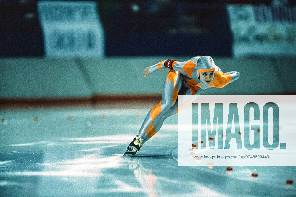 Speed skating, Eisschnelllauf Bonnie Blair Bonnie Blair (USA) at the 1988 Olympic Winter games, Winterspiele,Spiele, Summer games Calgary Olympic Oval Alberta Canada