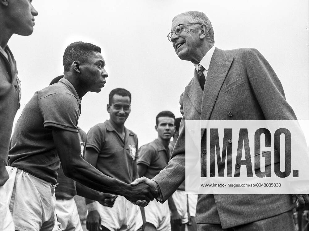 STOCKHOLM 1958 06 29 PelÃ L of Brazil is greeted by Swedish King Gustaf VI Adolf before the FIFA World Cup final soccer match between Sweden and Brazil at Rasunda stadium in Stockholm, Sweden, on June 29, 1958 Brazil won 5 2 and became World Champions for the first time, Stockholm Sweden SOCCER