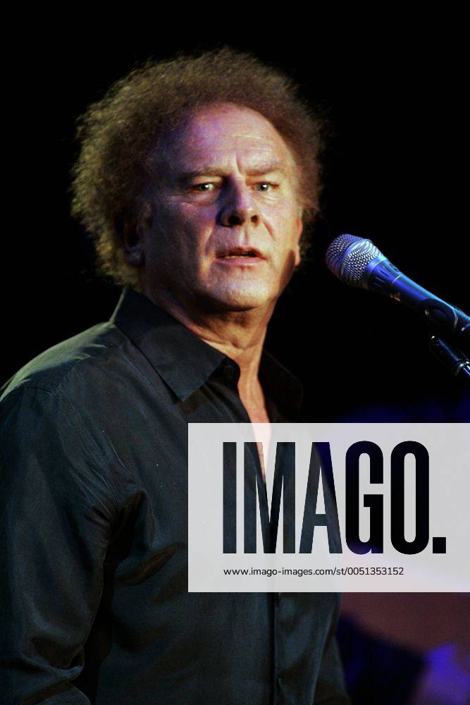 Sänger Art Garfunkel (USA) während eines Konzerts im Paradise Theater in Hollywood, Florida - mia2006072607