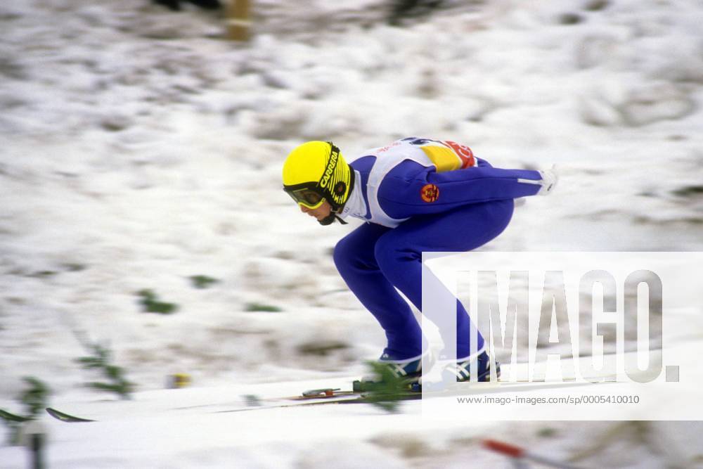 Jens Weißflog (DDR) Skispringen OS Winter Herren Olympische Spiele 1988, Winterspiele, Ski Nordisch, Skisport Einzelbild Calgary