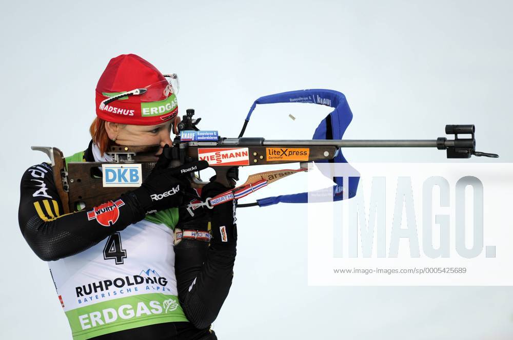 Kati WILHELM (Deutschland) Aktion Biathlon Massenstart der Frauen 16.1.2010 o0 Sponsor, Werbepartner, Werbung, Wirtschaft DKB Knauf Viessmann Litexpress Lite Xpress