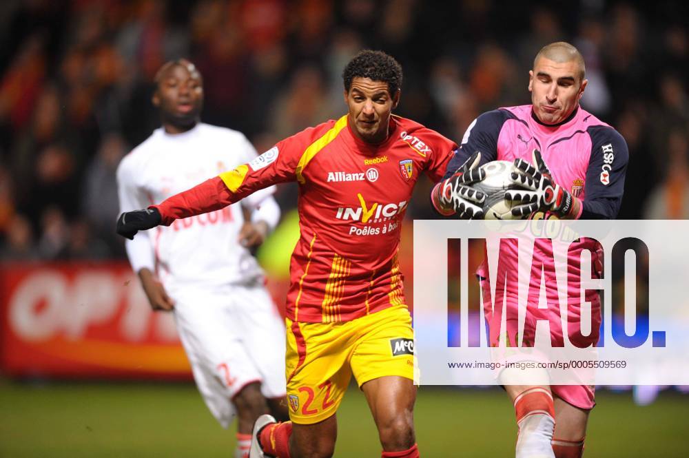 RC LENS (rot) AS MONACO (weiß) - L1 - 20.02.2010 - Issam JEMAA (L) Stephane RUFFIER