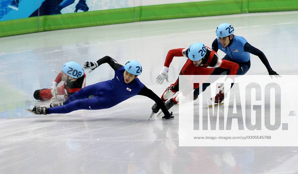 , Olympische Spiele Vancouver 2010 , Shorttrack , Finale 500m Männer Sturz kurz vor dem Ziel: Francois-Louis Tremblay (Kanada) , Si-Bak Sung (Korea) , Charles Hamelin (Kanada) und Apolo Ohno (USA), (L-R) o0 pessimistisch Sturz stürzen Pleiten Pech Pannen Mißgeschick