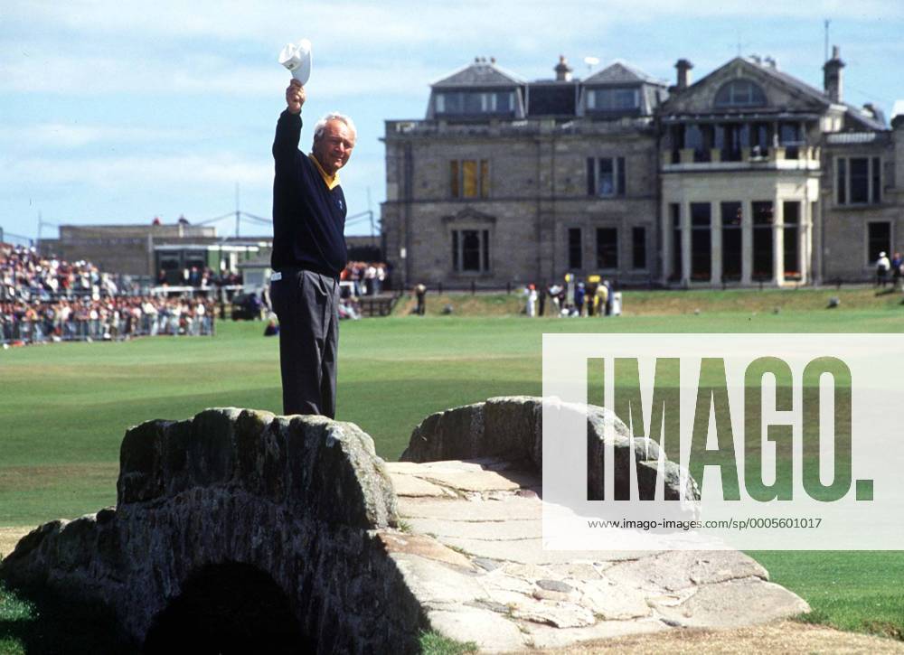 - SPORT Arnold Palmer (USA) bids farewell to St Andrews - Scotland. The British Open 1995. . o0 Golfplatz Totale o00 Brücke Swilcan Bridge