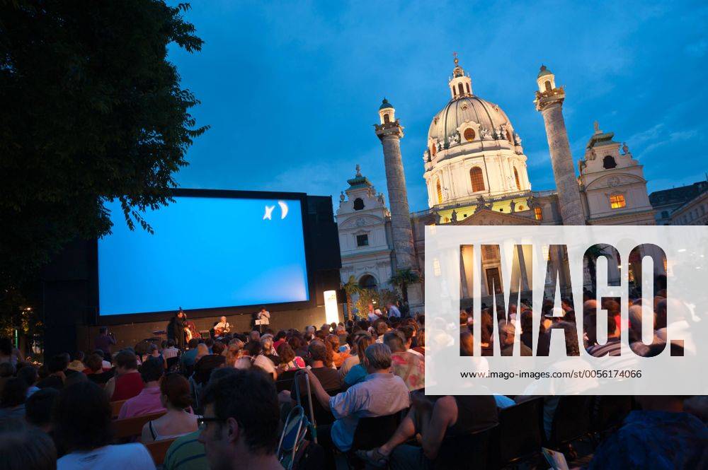 Wien, Karlsplatz, Kino unter Sternen