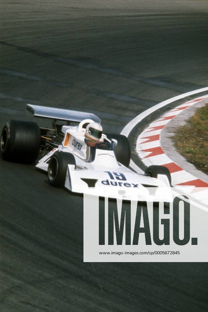 Alan Jones (Australien Surtees Ford) in seinem Boliden - Motorsport Grand Prix Herren Großer Preis von Österreich 1976, Formel 1 WM, F1, F, GP Einzelbild Zeltweg