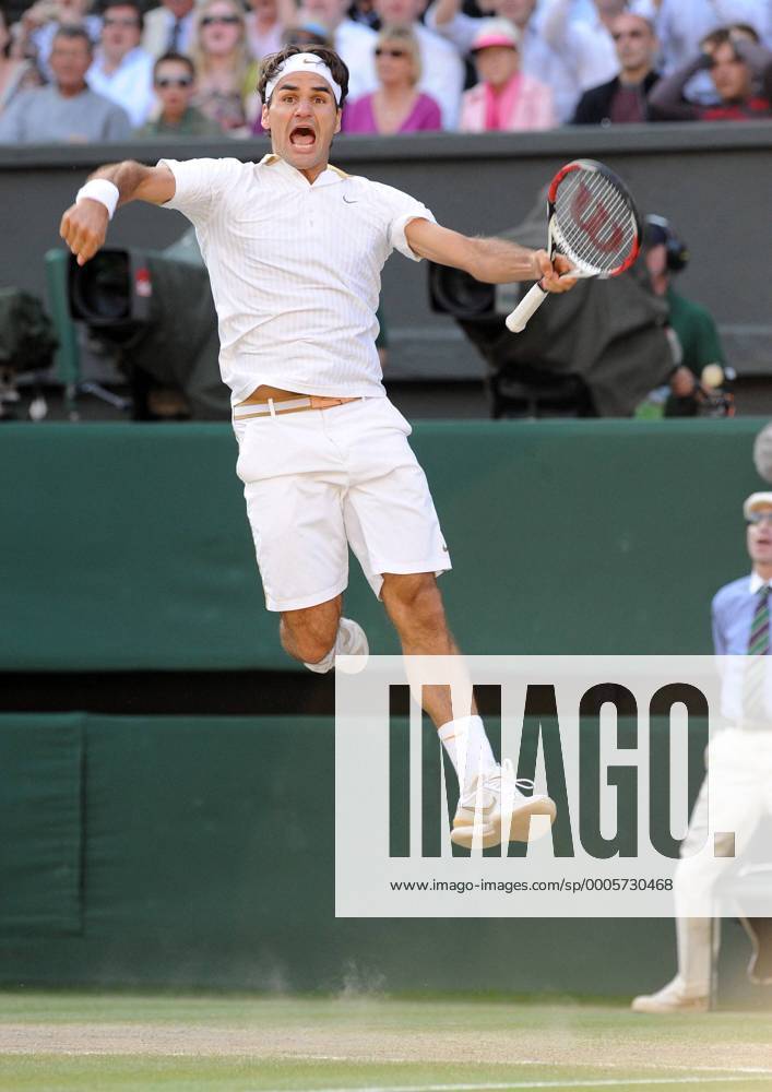 The Championships Wimbledon 2009 Day 13 05 07 09 Roger Federer (SUI) jumps for joy as he wins his 15th Grand Slam o0 Sieg Jubel Freude Emotionen Finale