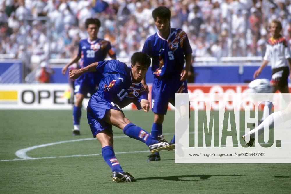Seo Jung Won (Südkorea) Fußball WM Herren WM 1994, Länderspiel, Nationalteam, Nationaltrikot, Deutschland - Südkorea 3:2, Korea Einzelbild Dallas Dynamik,