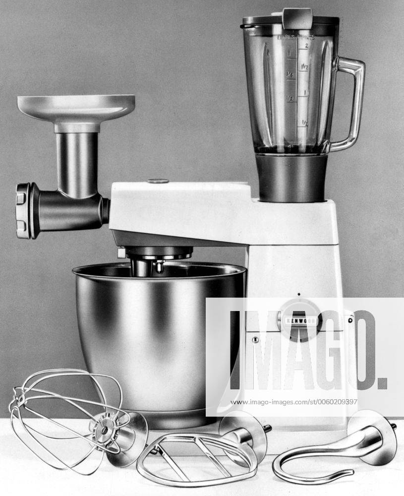IMAGO Creative: Haushaltsgeräte - Küchenmaschine Kenwood Chef Electric Mixer. costs Â£31 10s 7 February 1959, Küche, Küchenmaschine, Koch, kochen, Chefkoch, Maitre, Küche, Sternekoch UnitedArchives01012749