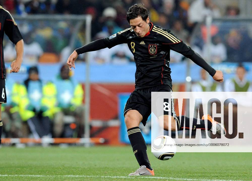 Tor zum 1:0 durch Mesut Özil (GER) gegen Ghana giorgioxperottino