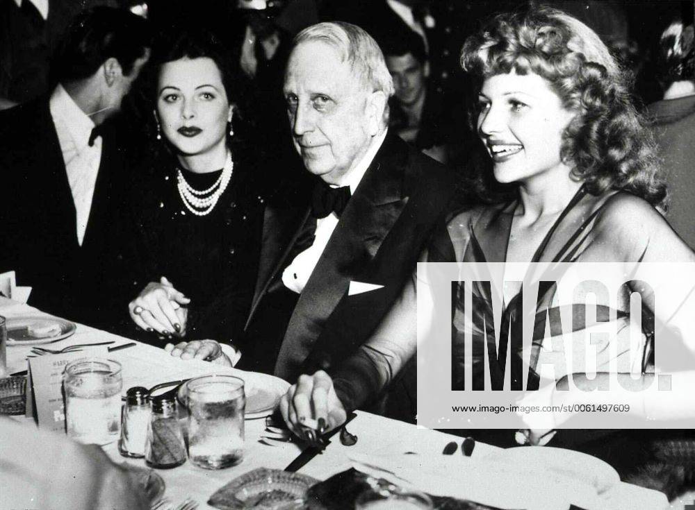 Mit seinem Film machte sich Orson Welles den Zeitungsmogul William Randolph Hearth (mit Rita Hayworth,r) zum Erzfeind. 1995 UnitedArchives01180339