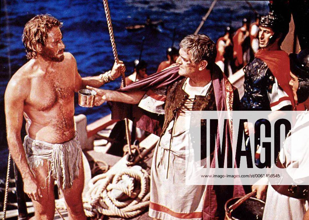 Charlton Heston, Jack Hawkins Quintus Arrius (Jack Hawkins,m) schenkt dem Galeerensklaven Judah Ben Hur (Charlton Heston,l) die Freiheit, weil er ihm das Leben gerettet hat. 1959 UnitedArchives01192952