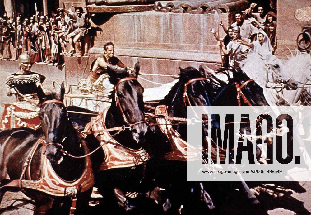 Stephen Boyd, Charlton Heston Zurueck in Jerusalem tritt Ben Hur (Charlton Heston,r) gegen Marsala (Stephen Boyd,l) beim Wagenrennen an. 1959 UnitedArchives01192956