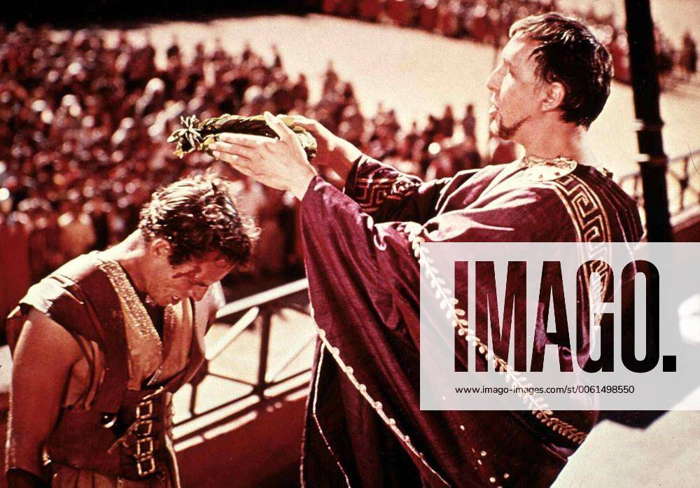 Charlton Heston, Frank Thring Von Pontius Pilatus (Frank Thring,r) wird Ben Hur (Charlton Heston,l) als Sieger des Streitwagenrennens geehrt. 1959 UnitedArchives01192957