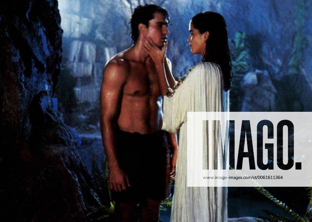 Jason Patric, Jamie Gertz Jason (Jason Patric) und Terra (Jami Gertz) kommen sich naeher. 1986 UnitedArchives01365037