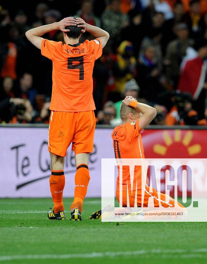 Arjen Robben (re.) und Robin Van Persie (NED) enttäuscht - Spanien, Soccer City Stadium, Johannesburg giorgioxperottino
