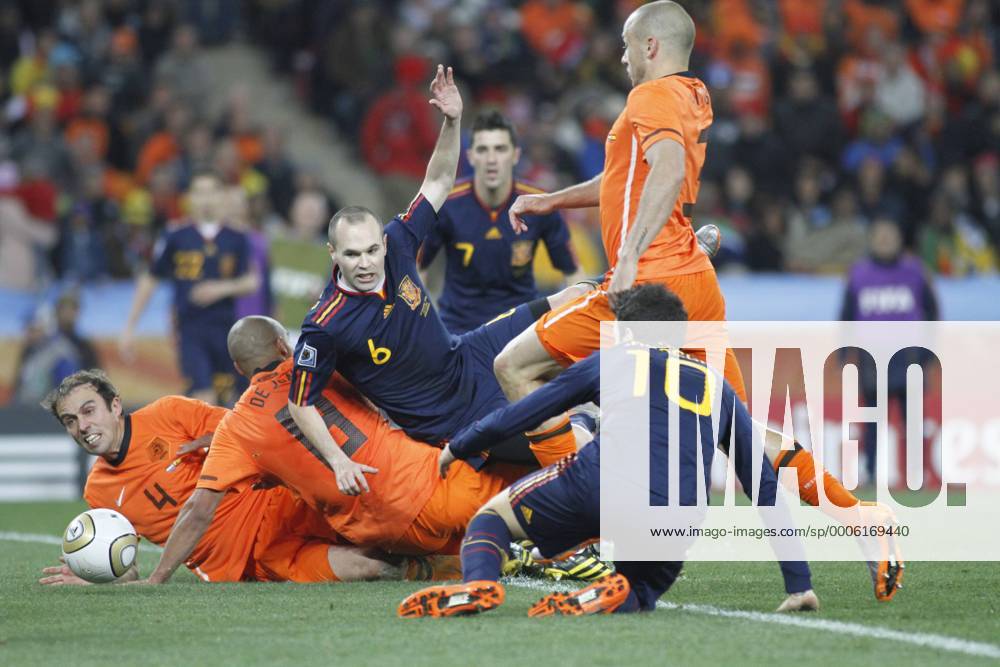 Andres Iniesta (6) - Holland (orange) vs Spain in the FIFA World cup Final - Soccer city. Johannesburg. . Sunday 11th July 2010