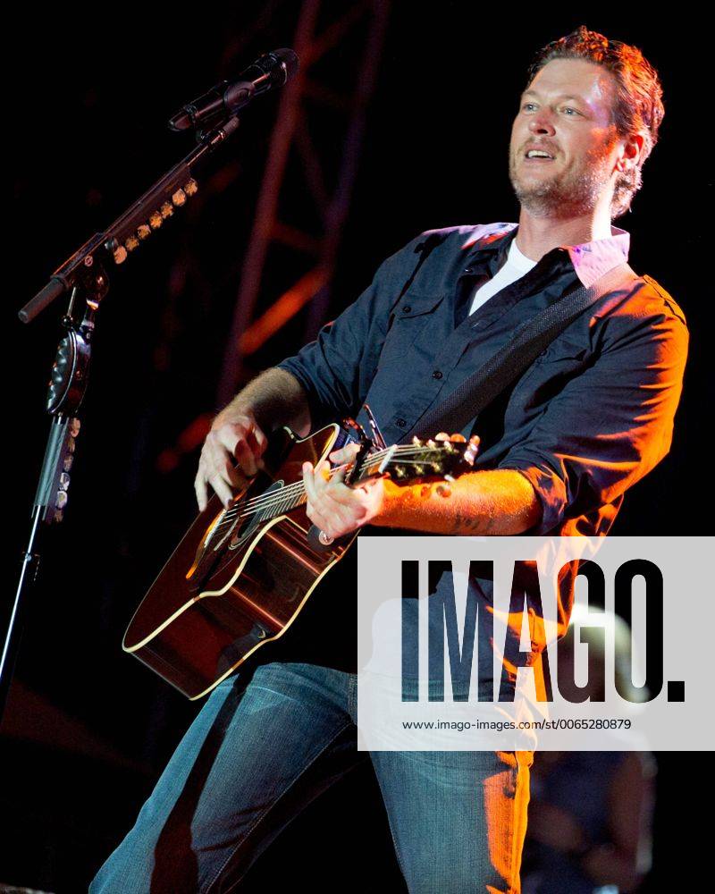 Eau Claire, Wisconsin, U.S - Country musician BLAKE SHELTON performs live at the Country Jam USA music festival in Eau Claire, Wisconsin Eau Claire U.S. - ZUMAs135