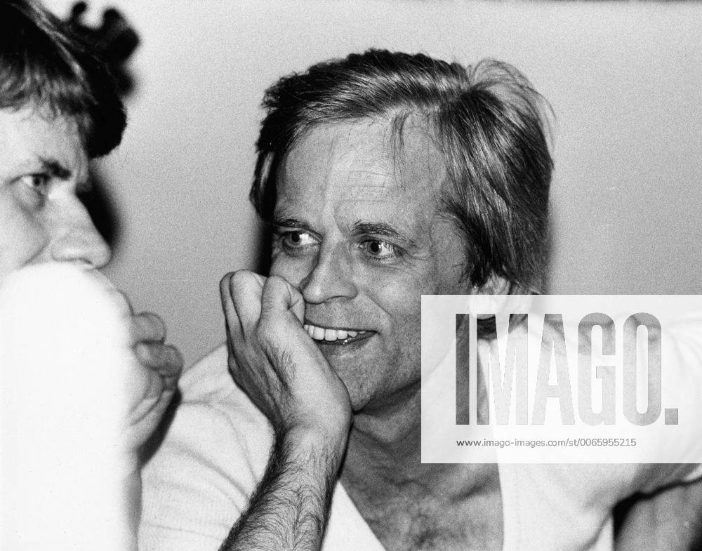 Der deutsche Schauspieler Klaus Kinski im März 1975. German actor Klaus Kinski, March 1975.
