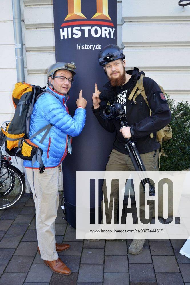 Wigald Boning und Friedrich Fritz Meinecke bei der Präsentation der Programmhighlights und Eigenproduktionen 2016 der TV-Sender HISTORY und A&E im Restaurants Gandl. München, 08.12.2015 Foto:xP.xSchönbergerx xFuturexImage