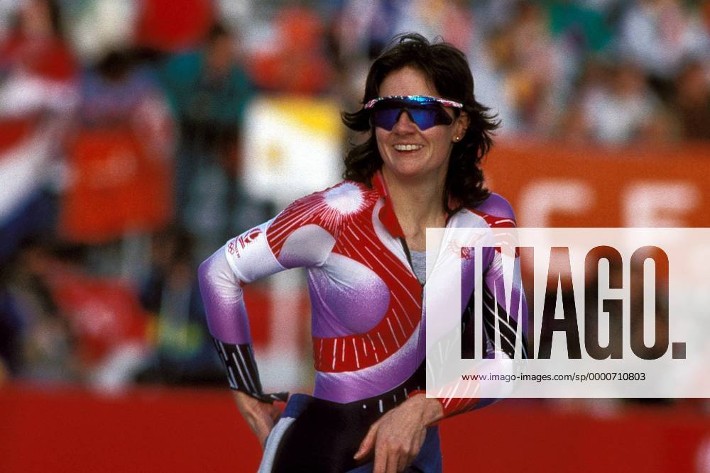 Olympiasiegerin Bonnie Blair (USA) hat gut lachen Eisschnellauf OS Winter Damen Olympische Winterspiele 1992, Olympia, Olympiade, Spiele, Eisschnellaufen, Eisschnelllaufen Einzelbild Albertville Freude,