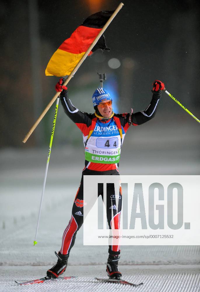 Biathlon IBU WC Oberhof 05.01.2011 Staffel Herren 4x7,5km Michael GREIS GER o0 Jubel, Freude Fahne, Landesfahne Objekte Sieg