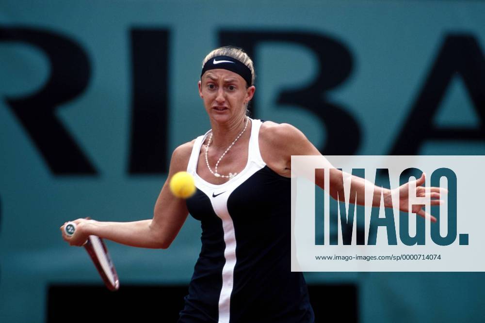 Mary Pierce (Frankreich) - Vorhand Tennis Damen French Open 2000, WTA-Tour, Grand Slam, Sand, Sandplatz, Sandplatztennis, Sandplatzturnier Einzelbild Roland Garros Paris Dynamik,