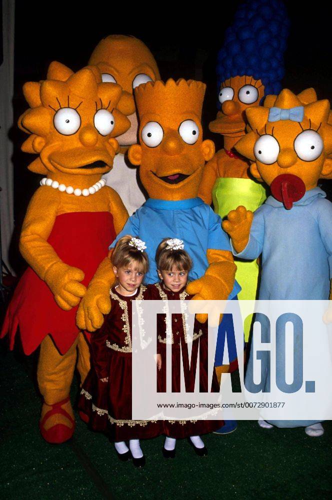 MARY-KATE AND ASHLEY OLSEN WITH THE SIMPSONS.Â - ZUMAg49_