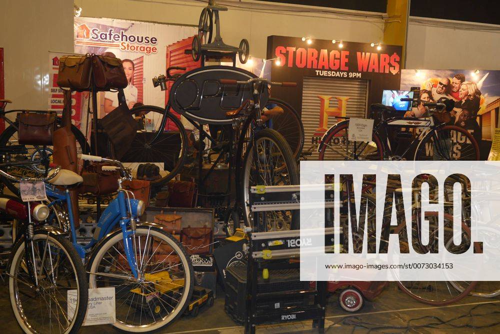 Philippines: HistoryCon 2016 Different exhibits of different programs in History Channel. The first-ever entertainment convention of its kind is here, in celebration of all things entertainment at History Con 2016 GeorgexBuid